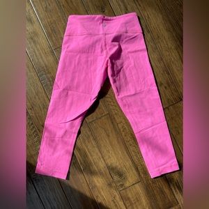 Lululemon cropped leggings.